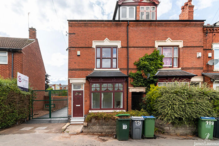 4 Bedroom End Of Terrace House For Sale In Wigorn Road, Smethwick, Birmingham, B67