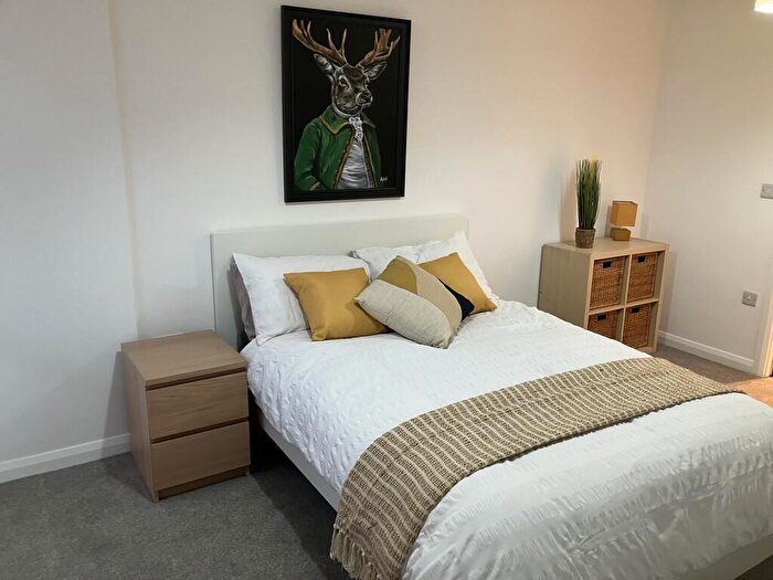 2 Bedroom Apartment To Rent In Parkview, Darwin Street, B12