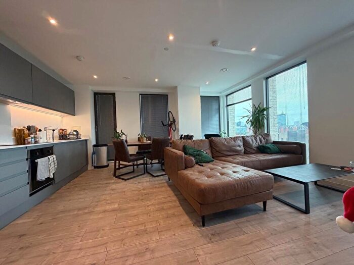 2 Bedroom Apartment To Rent In Vicotoria House, Great Ancoats Street, Manchester, M4