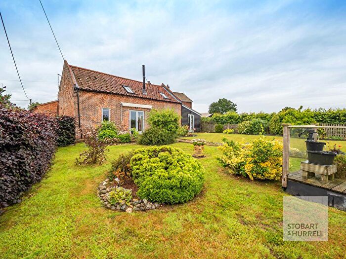 2 Bedroom Barn Conversion For Sale In Swallows Nest, Wood Street, Catfield, Norfolk, NR29