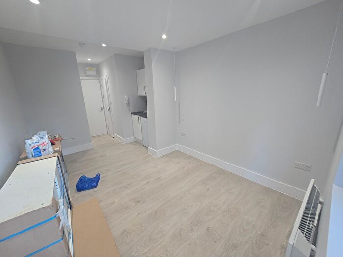 Studio To Rent In Brentmead Place, North Circular Road, Brent Cross, London, NW11