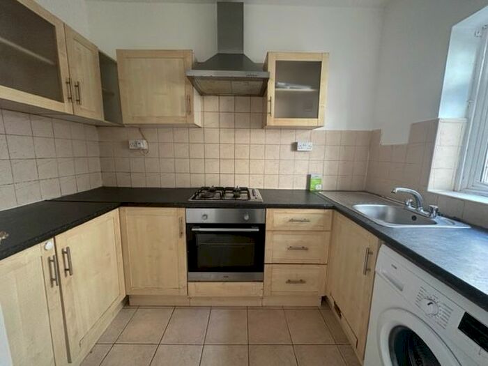 2 Bedroom Maisonette To Rent In Old Bedford Road, Luton, LU2