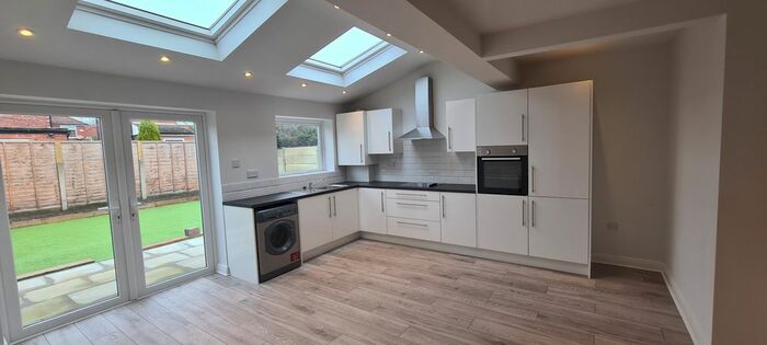 3 Bedroom Semi-Detached House To Rent In Milton Road, Audenshaw, M34