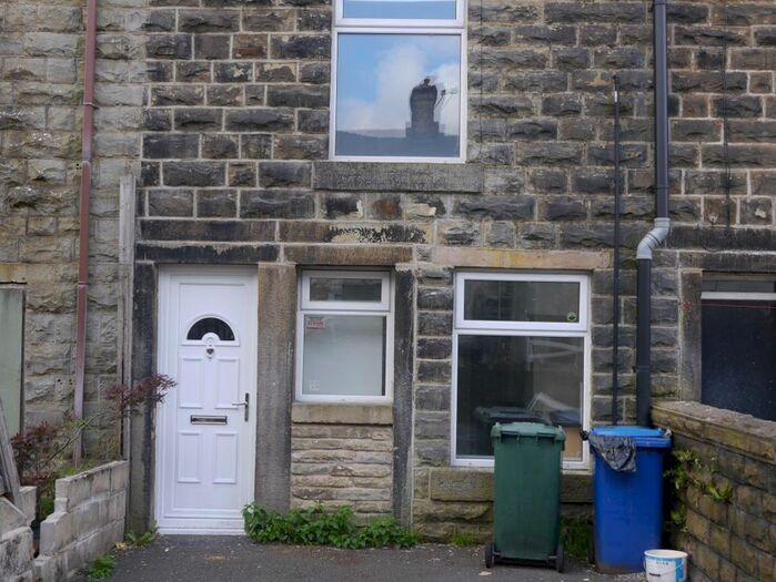 1 Bedroom Flat To Rent In Back Beehive Terrace, Rossendale, Lancashire, BB4