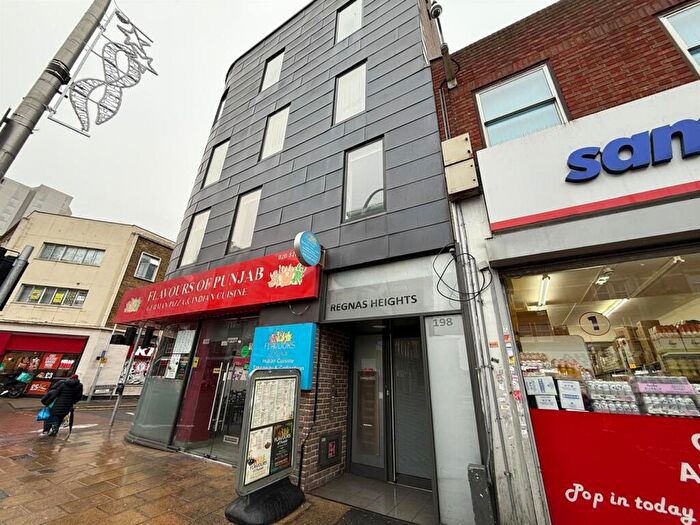 2 Bedroom Flat For Sale In High Road, Ilford, IG1