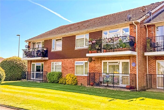2 Bedroom Apartment For Sale In Station Road, New Milton, Hampshire, BH25