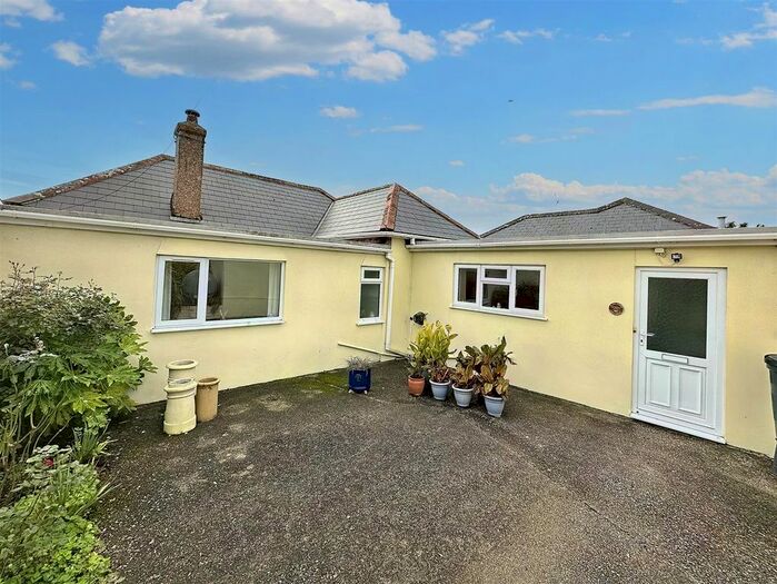 3 Bedroom Bungalow For Sale In Glenmoor Lane, Mullion, Helston, TR12