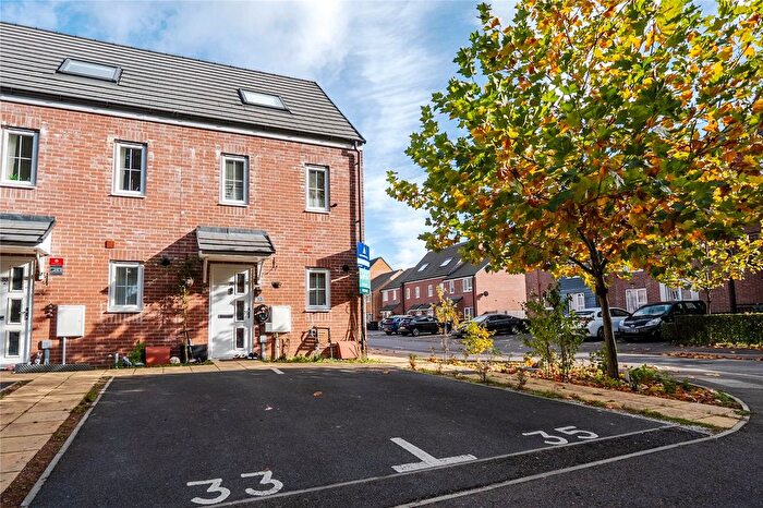 3 Bedroom End Terrace House For Sale In Fauna Field, Dunstable, Bedfordshire, LU5