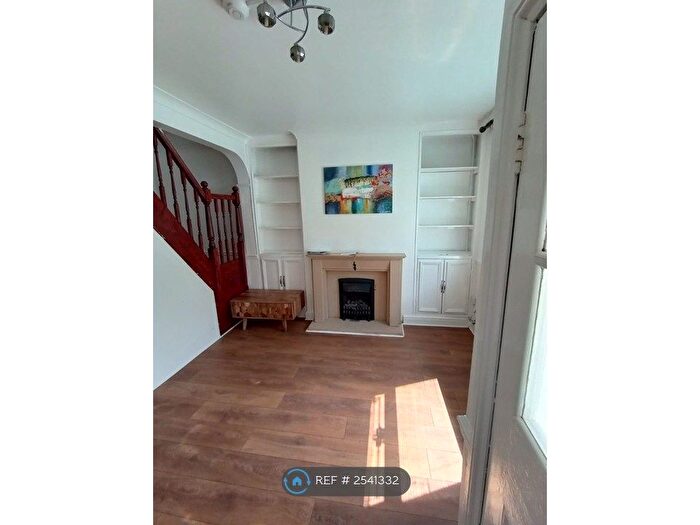 3 Bedroom Semi-Detached House To Rent In Cyfarthfa Street, Cardiff, CF24
