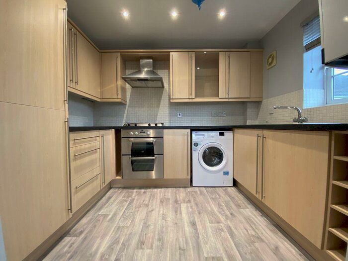 2 Bedroom Flat To Rent In Cherry Croft, Kingfisher Way, Loughborough, LE11