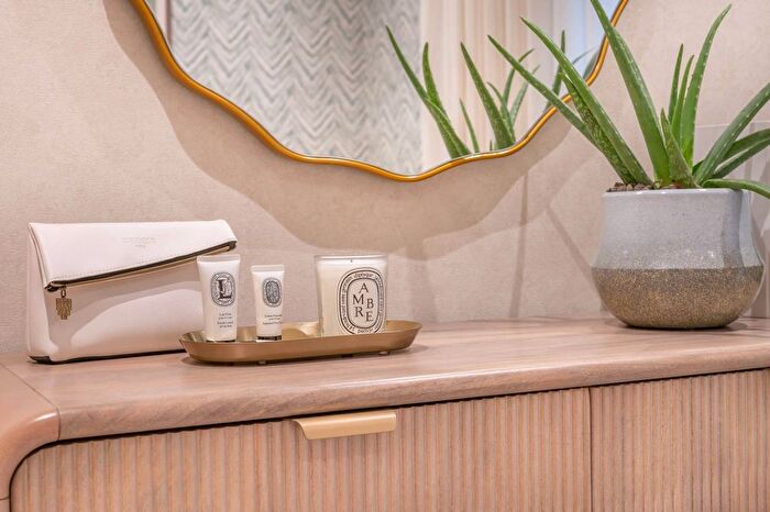 2 Bedroom Flat For Sale In Grand Union, Alperton, HA0