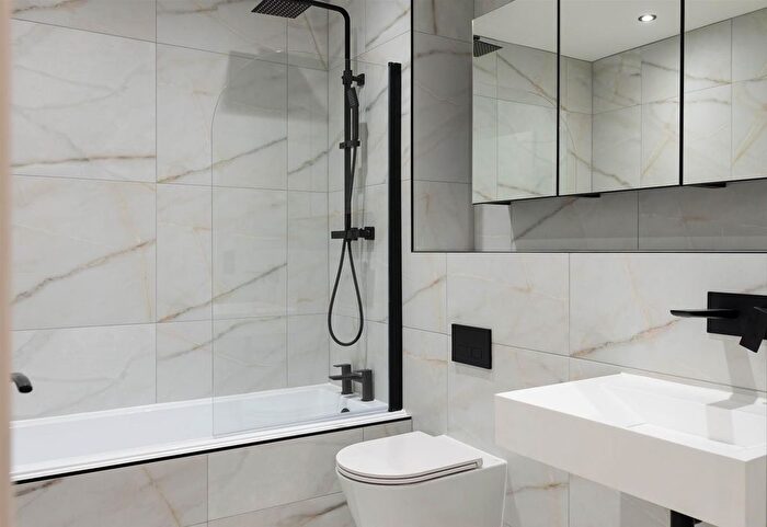 2 Bedroom Flat For Sale In Ellesmere Street, Manchester, M15
