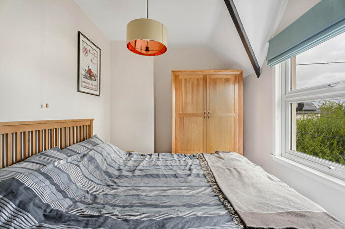 3 Bedroom End Of Terrace House For Sale In Curtis Way, Berkhamsted, HP4