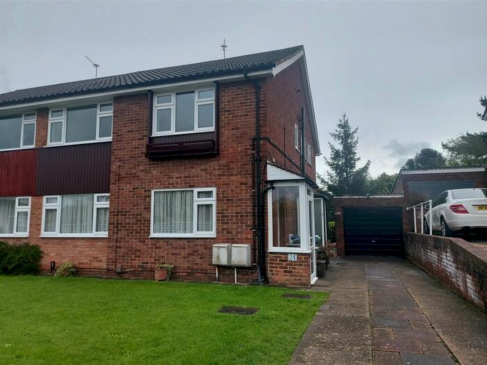 2 Bedroom Maisonette To Rent In Appledore Crescent, Sidcup, DA14