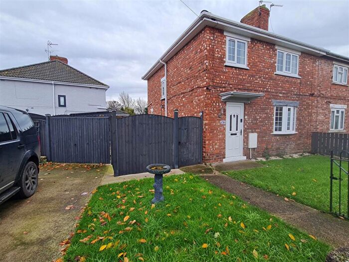 3 Bedroom Semi-Detached House To Rent In Grange Road, Moorends, Doncaster, DN8