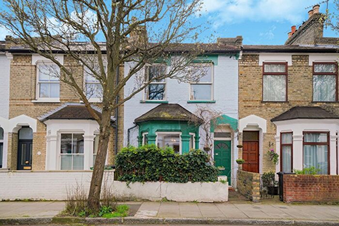 3 Bedroom Terraced House For Sale In Cobbold Road, London, W12