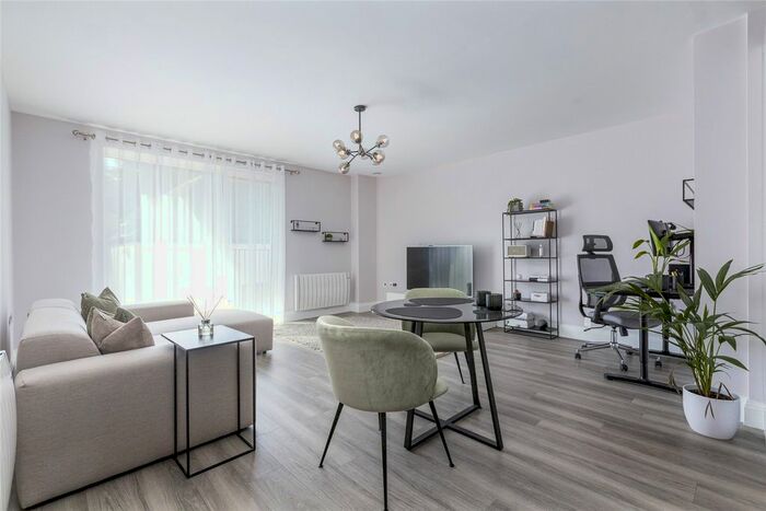 1 Bedroom Flat To Rent In The Potteries, Linden Park Road, Tunbridge Wells, Kent, TN2