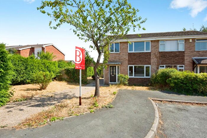 3 Bedroom Semi Detached House For Sale In Twickenham Glade, Halfway, Sheffield, S20