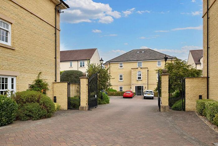 2 Bedroom Flat For Sale In Bowman Mews, Stamford, PE9