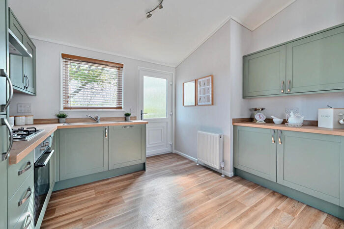 2 Bedroom Park Home For Sale In Saltash, Cornwall, PL12