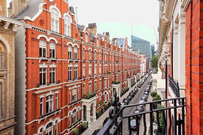 3 Bedroom Flat To Rent In Cardinal Mansions, Carlisle Place, SW1P