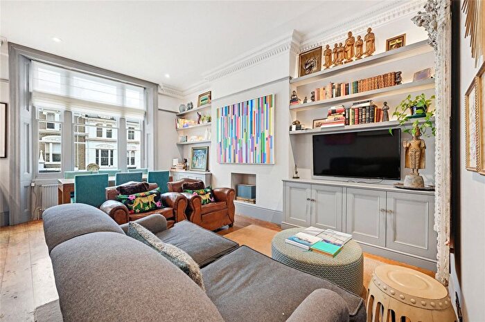 2 Bedroom Flat To Rent In Sinclair Road, London, W14
