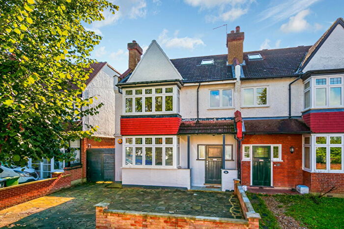 5 Bedroom Semi-Detached House For Sale In Selwyn Road, New Malden, KT3