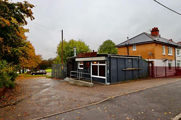 Retail Property / Shop To Rent In A Woodfield Terrace Tir-Y-Berth Hengoed, CF82