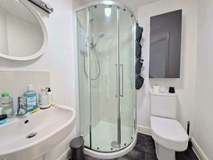 2 Bedroom Semi-Detached House For Sale In Frogmill Road, Northfield, Birmingham, B31