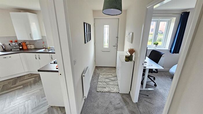 2 Bedroom Apartment For Sale In Singleton Drive, Bingham, NG13