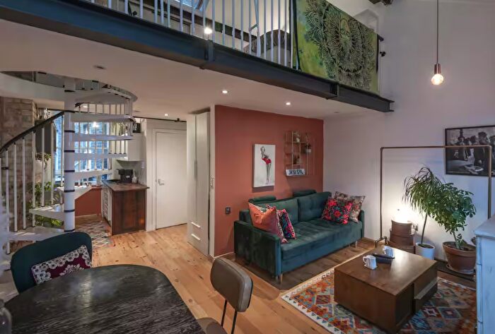 1 Bedroom Flat To Rent In Mare Street, London, E8