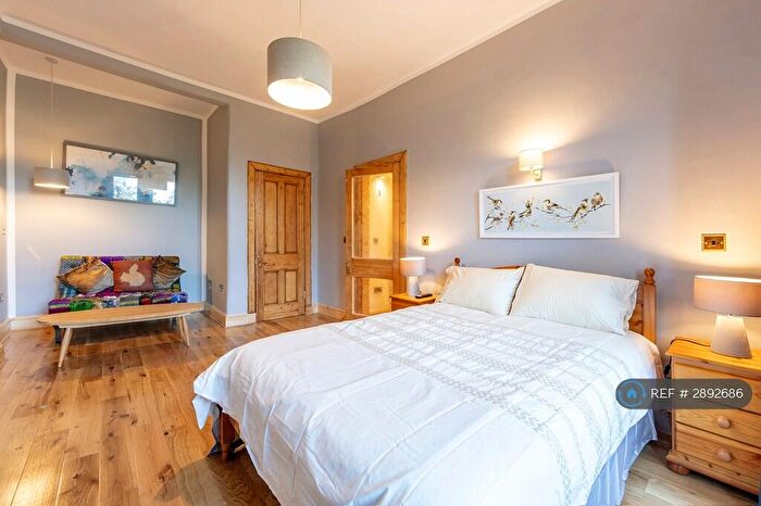 2 Bedroom Flat To Rent In Murieston Terrace, Edinburgh, EH11