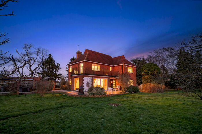 5 Bedroom Detached House For Sale In Kettering Road, Northampton, Northamptonshire, NN6