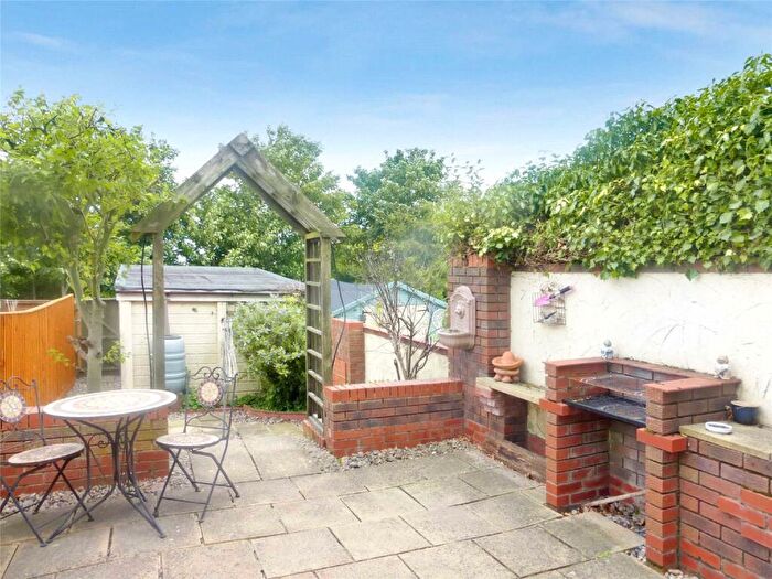 2 Bedroom Terraced House For Sale In Hunt Street, Old Town, Swindon, Wiltshire, SN1