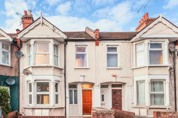 2 Bedroom Flat To Rent In Goldsmith Road, Walthamstow, London, E17