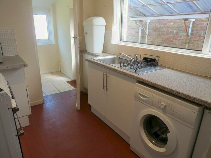 4 Bedroom House To Rent In Bedroom House In Winton, BH9