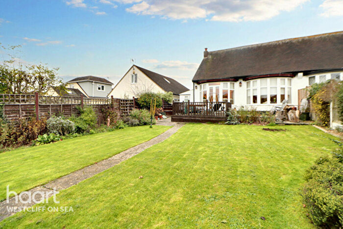 3 Bedroom Bungalow For Sale In Dulverton Avenue, Westcliff-On-Sea, SS0