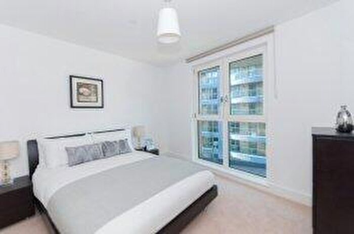 1 Bedroom Flat To Rent In Queensland Road, Islington, London, N7