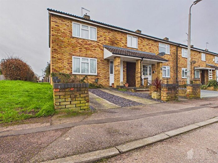 2 Bedroom End Of Terrace House For Sale In Hudson Road, Stevenage, SG2