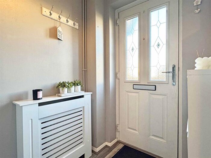 3 Bedroom End Of Terrace House For Sale In Dunoon Close, Braintree, CM7