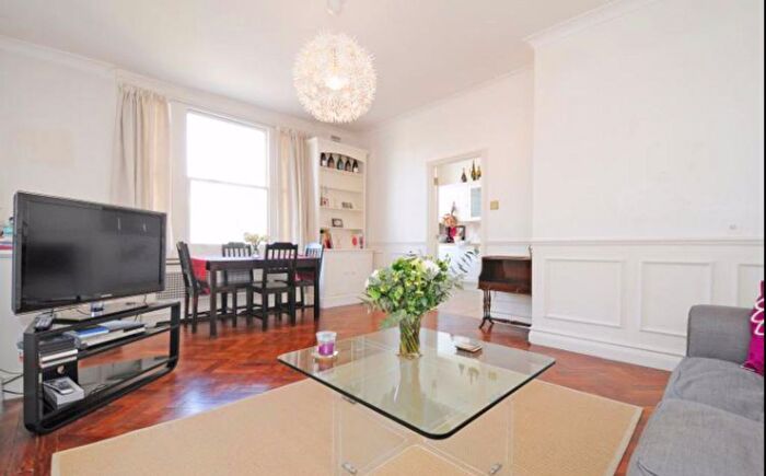 2 Bedroom Flat To Rent In Holland Road, London, W14