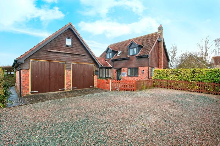 4 Bedroom Detached House For Sale In West Bank, Crowland, Peterborough, PE6