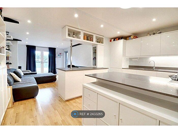 2 Bedroom Flat To Rent In Main Road Biggin Hill, Biggin Hill - London, TN16