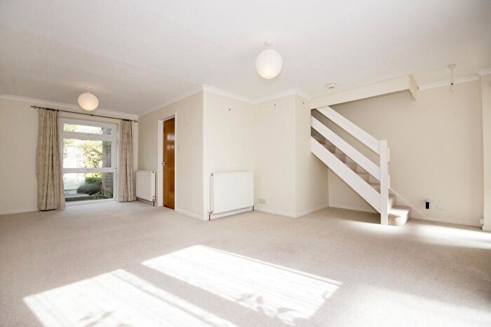 3 Bedroom Terraced House For Sale In Waxes Close Abingdon, OX14