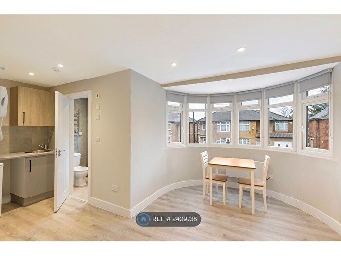 Studio To Rent In Pine Gardens, Ruislip, HA4