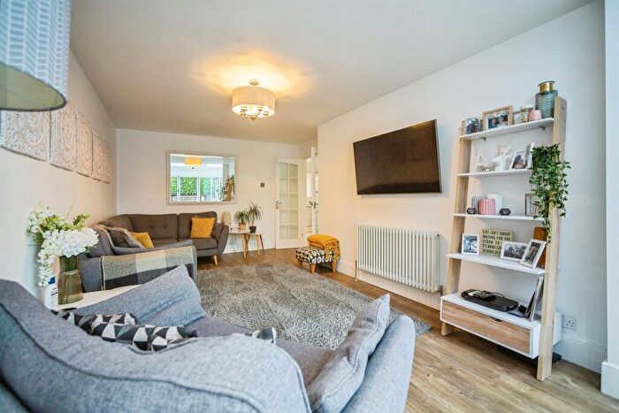 4 Bedroom Semi-Detached House For Sale In Ragstone Road, Bearsted, Maidstone, ME15