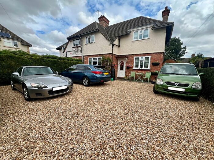 3 Bedroom Semi-Detached House For Sale In Second Avenue, Spalding, PE11