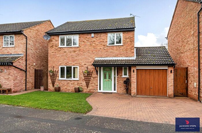 4 Bedroom Detached House For Sale In Browns Way, Aspley Guise, Bedfordshire, MK17