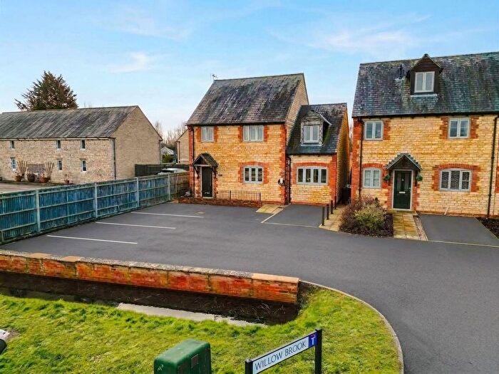 4 Bedroom Detached House For Sale In Ploughley Road, Lower Arncott, OX25