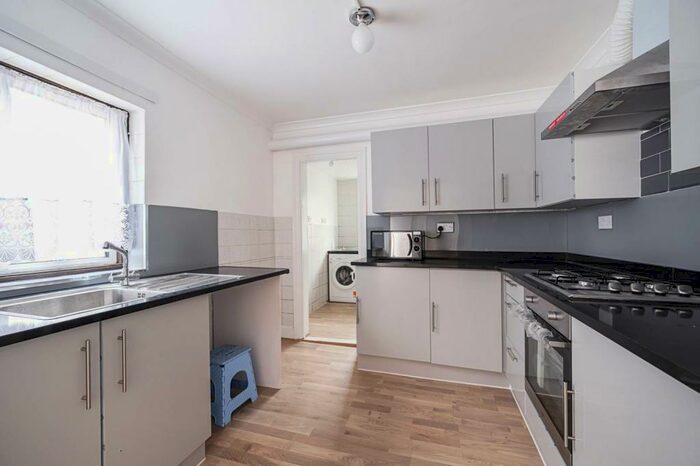 6 Bedroom House To Rent In Neville Road, Forest Gate, London, E7